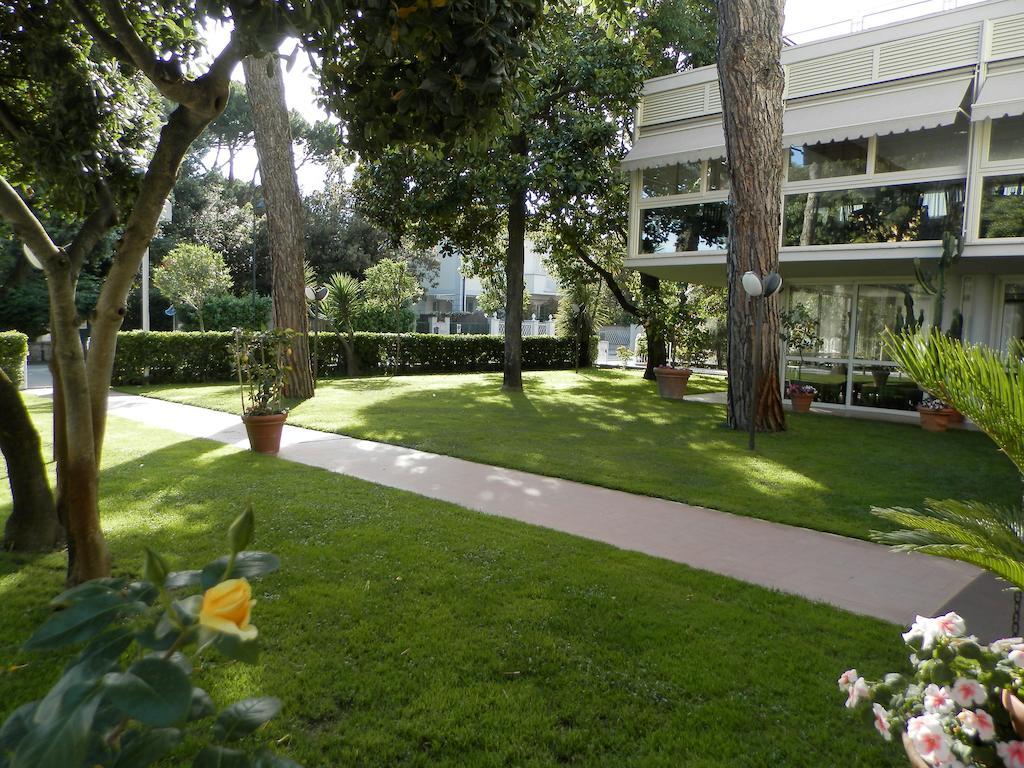 Hotel Il Caravaggio Marina di Pietrasanta Exterior photo